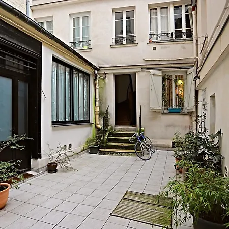 Apartment Comme Maison 11eme *